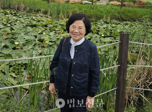 이채봉 한국공인중개사협회 가평읍 분회장. 그는 20년간 공인중개사로 일하며 ‘선한 마음으로 좋은 인연을 잇는 일’을 삶의 신념으로 삼아왔다.