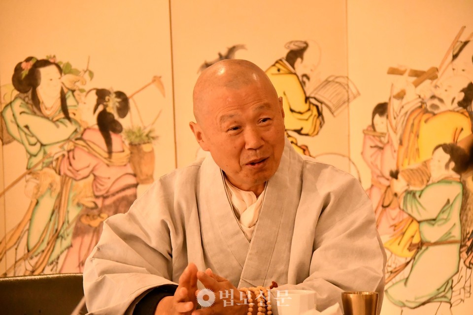 전등사 주지 여암 스님은 “이번 30주기 추모행사에서 서운 스님의 주요 활동에 대해 새롭게 발굴한 자료와 증언들을 발표할 예정”이라고 설명했다.