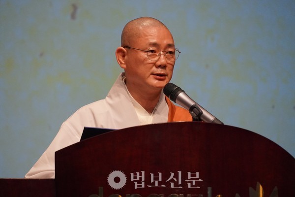 �������� ���� ������ �ɻ��򿡼� ������ ������� �ι� �������� �ϻ��� ������ �������� ��ȯ�� �������, �ұ��� ��� ��� �� ���� �������� ������١��� ���߿��� �ι� �������� �������� ������, ���� ���ø� �������. ��� �߿��� ������ ������ �Ѿ� �ູ���� �̾����� ����Ѵ١��� ����ߴ�.