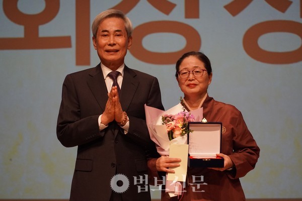 �߾ӽŵ�ȸ����� ������ �Ƚ¿� ���ڰ� ���б� ���ұ����ŵ�ȸ��� ��� ������ �Կ��ߴ�.