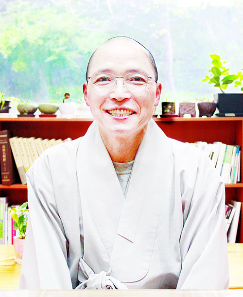 불광교육원장 동명 스님이 ‘천수경’의 참뜻을 이해하고 마음공부로 승화시키는 길을 제시한 책을 출간했다.