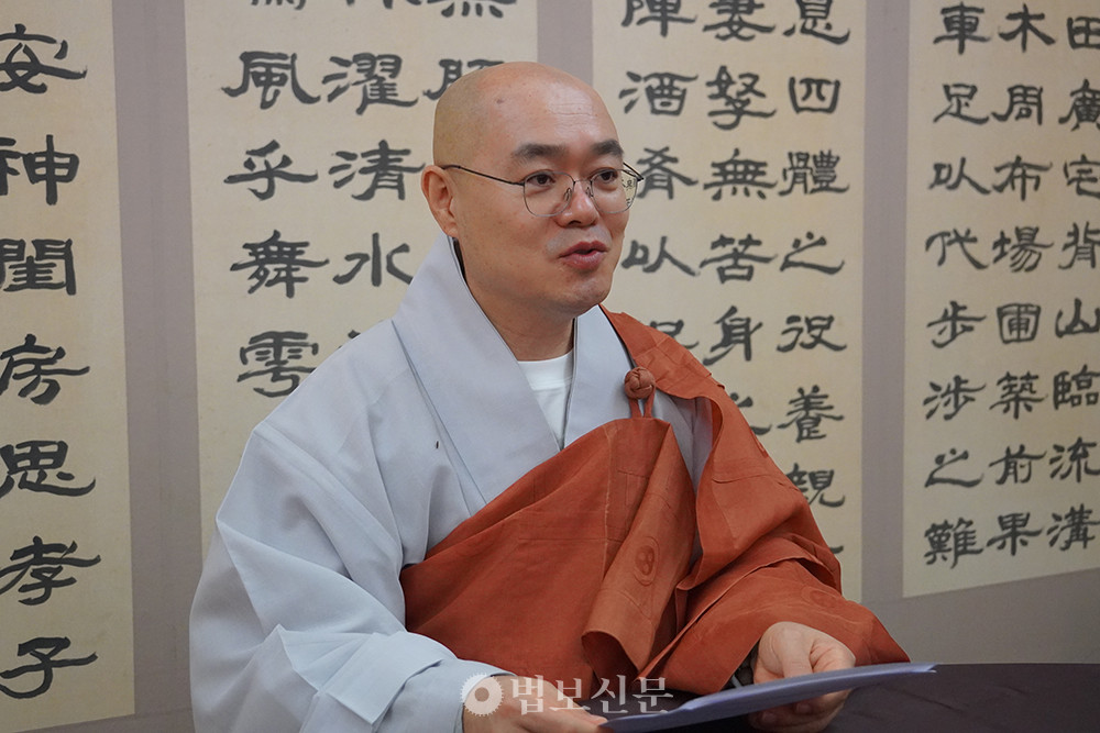 조계종 총무원 기획실장 묘장 스님은 11일 오후 긴급기자간담회를 갖고 금산사 및 은적사 압수수색에 대한 유감 입장을 밝혔다. 