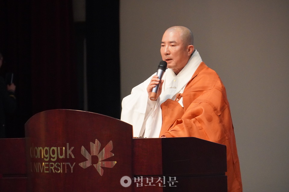 ��翡�� ������ �̻��� ���� ������ �����µ��� �ݼ��� �ѵ��� �庴���� ������ ���ѿ� ���������� ����ڡ���� ��������� ��ȭ�ϴ� �� ȯ�濡 ���� �������ɸ� ��� ������ ��ȭ�� �� źź�� ���� �缺 ü�踦 ����ڴ١��� ������. 