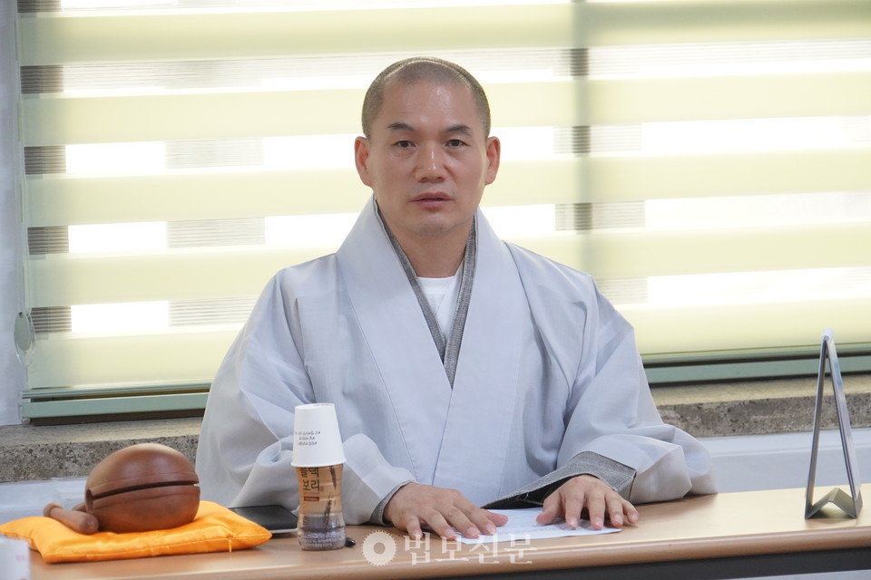 동국대 신임 감사에 선임된 재안 스님.[법보신문 DB]