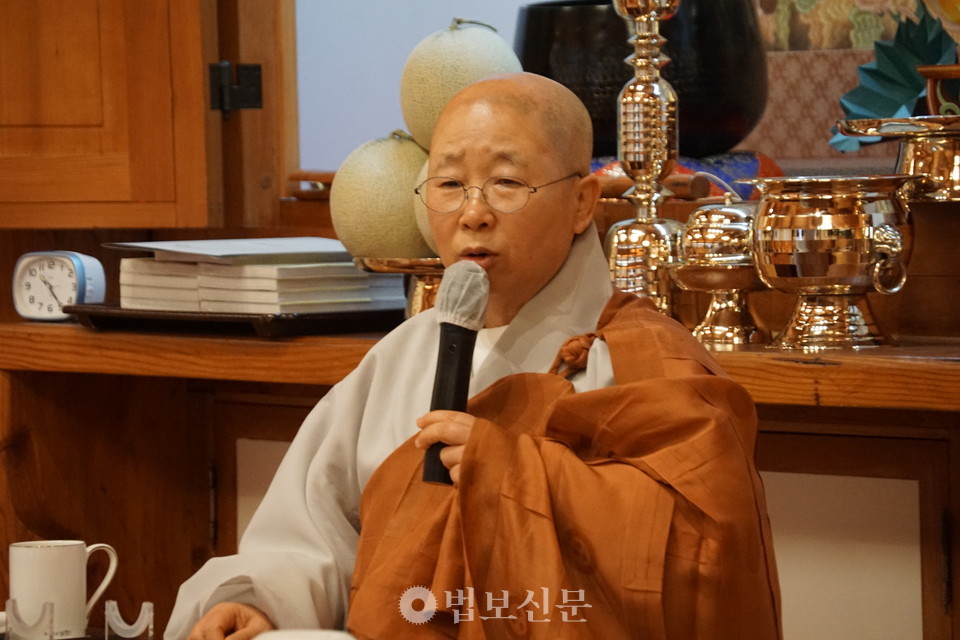 ������ ���� ���� ������ ȯ���翡�� �����߻�Ȱ�� �ͼ����� �ʾ� ������ �͡��̶�鼭�� ���Ⱑ�б� ������ �λ��� ��ȯ������ ��� �ٶ��١��� ���ߴ�.