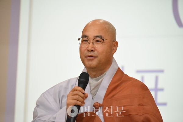 ���� ������ "�ּ��� ������ �������� ����ϴ�"�� "������ ��� ���� ���� ������ ������ ����"�̶�� �����ߴ�.