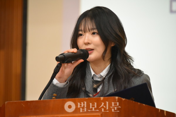 �赵�� ������ ��ǥ��&nbsp; "�θ�԰� �����Ե��� �Ƴ����� ����� �� �ڸ����� �ü� �־���"�� ������ ���� ���ߴ�.