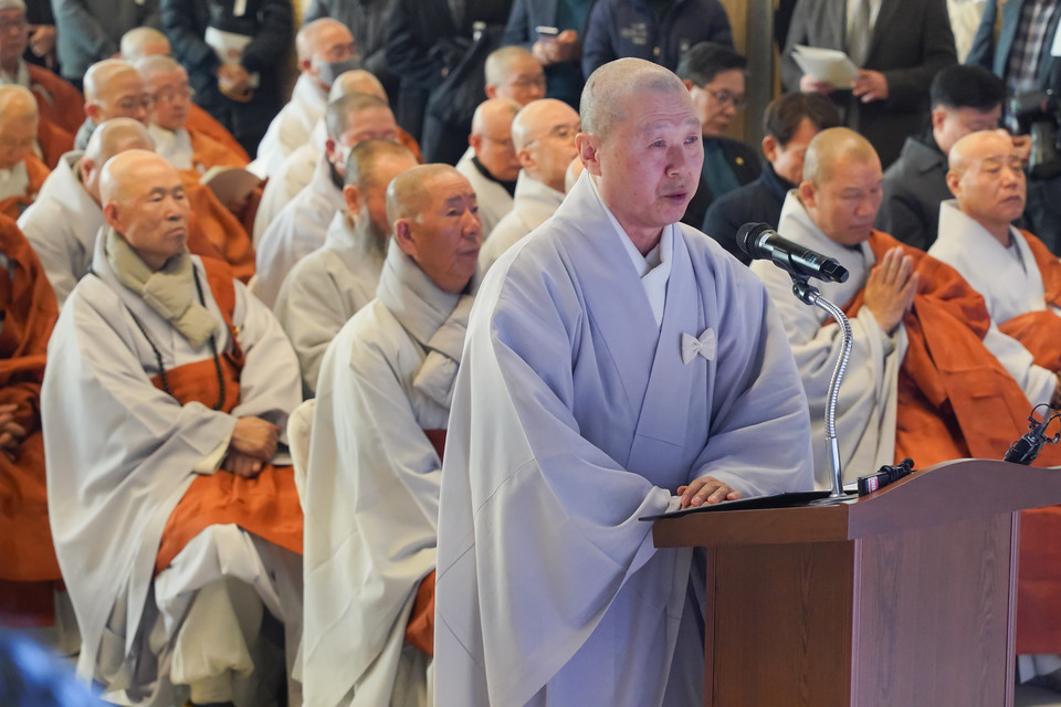 장의위원장 여암 스님은 영결사에서 “세연 스님은 63성상 동안 흐트러짐 없는 수행자의 삶을 몸소 보여주셨다”며 “세납 80을 넘긴 최근까지도 공양과 빨래를 스스로 해결하며 탐욕을 경계한 모습은 후학들의 귀감”이라고 추모했다. [전등사]