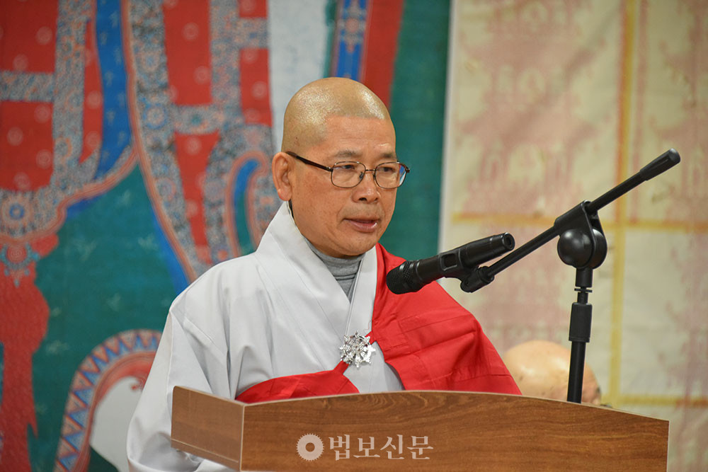 졸업생 대표 지학 스님.