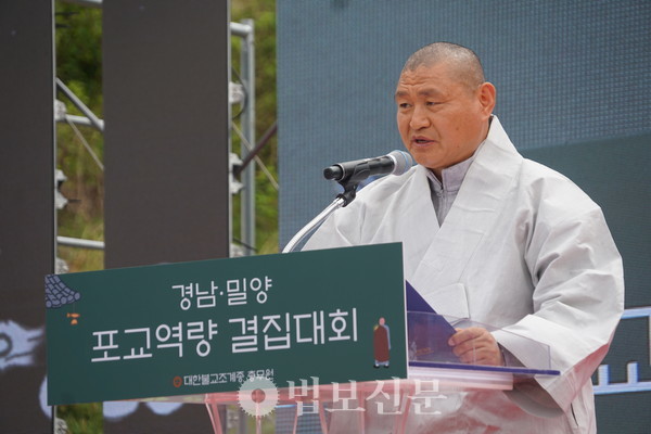 �о� ǥ��� ���� ���� ������&nbsp;ȯ���翡�� ������ ������ ���ڵ��� ���� �� �ڸ����� ���� ������ ������, ���� �ұ��� ���� �ǰ��� �������� ���ư��� �ٶ��١��� ����ߴ�.