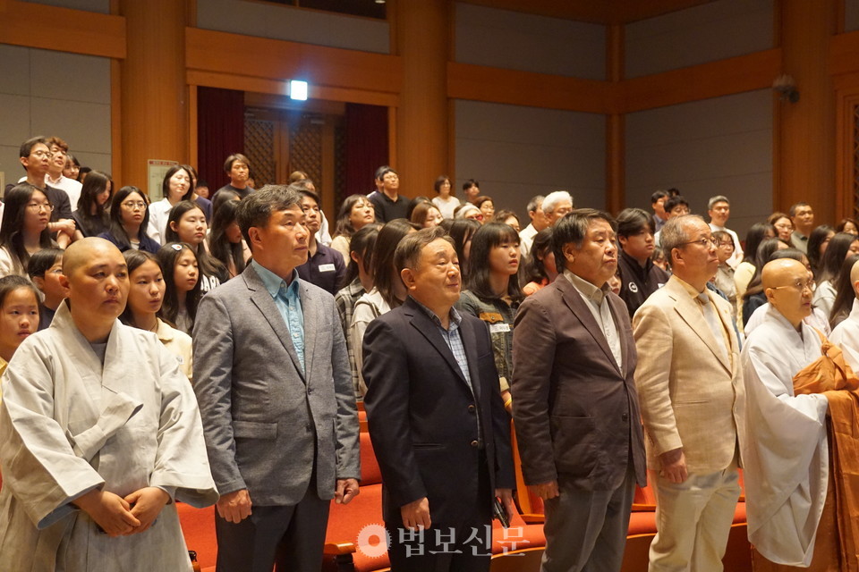 대한불교청년회(중앙회장 이길수)가 4월 18일 서울 한국불교역사문화기념관 전통문화예술공연장에서 ‘제46회 전국만해백일장 시상식’을 개최했다.