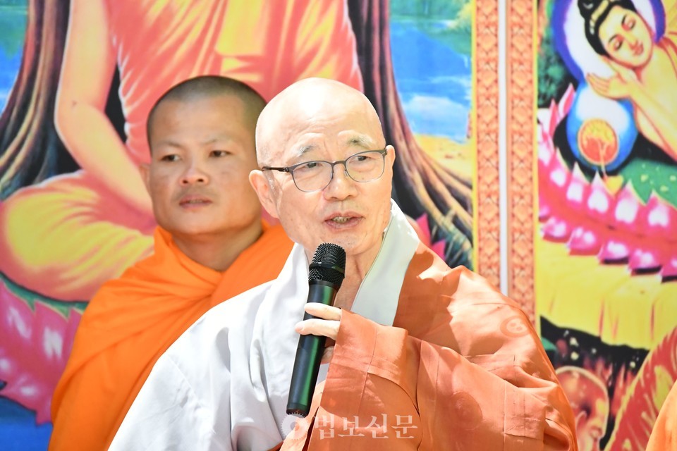 ���� ������ ���Ƹ��ٿ� �ѱ��� ������ į����� ���� ������ �Բ��ϰ� �� �ʹ� ��ڰ� �ູ�ϴ١��� ������ �� ������ ����į����ƴ�縦 ����� ������ ���� ��ö�־� ����� ���Ͻô� �����е���&nbsp;���� �ǰ��� �ູ, �� ��� �ϵ��� ������ �̷����⸦ ��ó������ ����Ѵ١��� �λ��ߴ�.