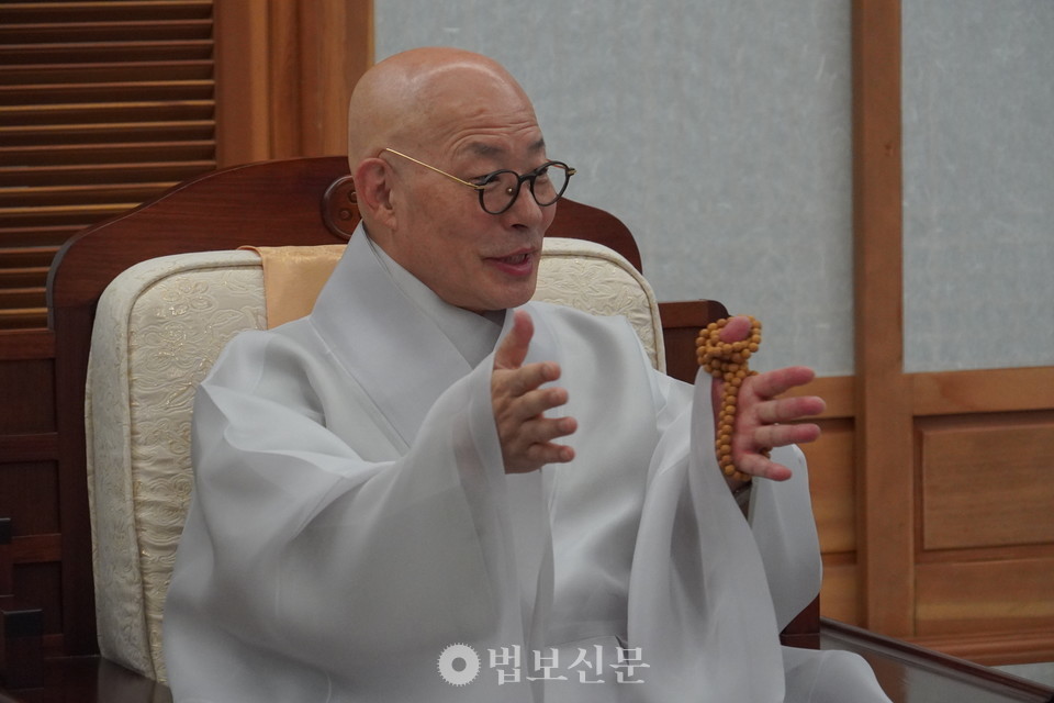 진우 스님, “흔들리지 않는 마음이 지도자의 핵심” 당부