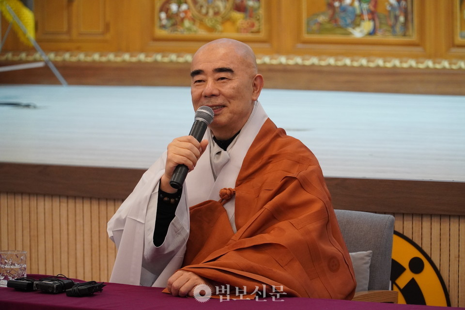 월정사 주지 정념 스님.