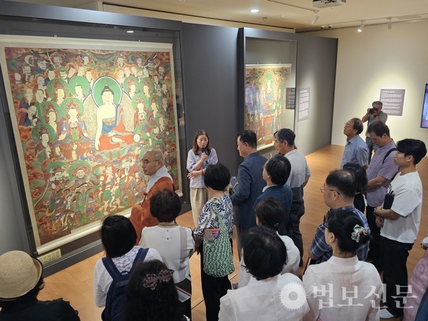 보경사 성보박물관은 9월 13일까지 ‘영산회상도’와 ‘지장보살도’의 ‘환지본처(還至本處)’ 기념전을 진행한다. 사진은 8월 3일 개막식. 사진제공=보경사 성보박물관.
